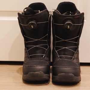 Burton Mint BOA snowboard boots, women’s size 9